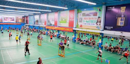 大型羽毛球館區(qū)域降溫，應(yīng)用蒸發(fā)冷省電空調(diào)立式管道機(jī)組